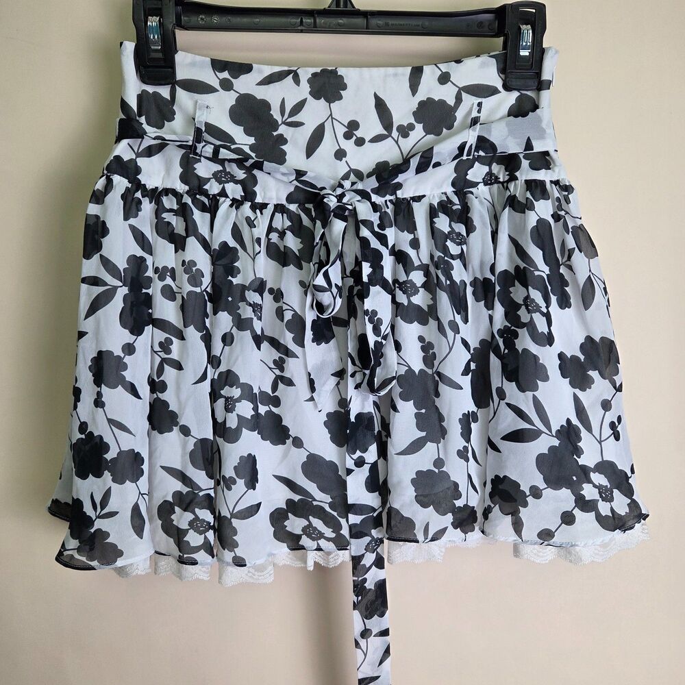 Y2K Forever 21 Floral Mini Skirt Black White Lace Trim Size Small